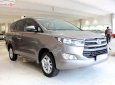 Toyota Innova 2.0E 2018 - Bán xe Toyota Innova 2.0E đời 2018, màu xám số sàn, giá 685tr