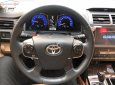 Toyota Camry 2.0E 2018 - Cần bán gấp Toyota Camry 2.0E 2018, màu đen