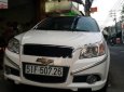 Chevrolet Aveo 2015 - Cần bán xe Chevrolet Aveo sản xuất 2015, màu trắng số tự động xe còn mới