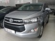Toyota Innova 2.0G 2016 - Cần bán xe Toyota Innova 2.0G năm sản xuất 2016, màu bạc số sàn