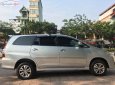 Toyota Innova 2016 - Bán Toyota Innova 2016, màu bạc số sàn, 570tr xe còn mới