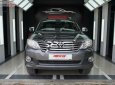 Toyota Fortuner 2013 - Cần bán Toyota Fortuner 2013, màu xám xe còn mới nguyên