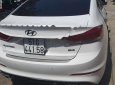 Hyundai Elantra 2017 - Cần bán xe Hyundai Elantra đời 2017, màu trắng xe nguyên bản