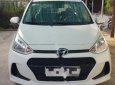 Hyundai Grand i10 2017 - Bán Hyundai Grand i10 1.2 MT Base đời 2017, màu trắng, giá chỉ 300 triệu