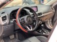 Mazda 3 Facelift 2017 - Cần bán Mazda 3 Facelift sản xuất 2017, màu trắng, 615tr