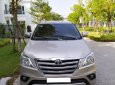 Toyota Innova 2.0E 2015 - Cần bán Toyota Innova 2.0E 2016, màu ghi vàng