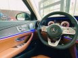 Mercedes-Benz E class E300  2019 - Cần bán xe Mercedes E300 sản xuất 2019, màu trắng