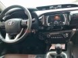 Toyota Hilux 2015 - Cần bán gấp Toyota Hilux năm sản xuất 2015, màu bạc, xe nhập như mới