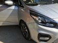 Kia Rondo   2018 - Bán ô tô Kia Rondo sản xuất năm 2018, màu bạc, xe nhập chính chủ, giá 570tr
