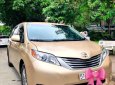 Toyota Sienna 2010 - Cần bán xe Toyota Sienna sản xuất năm 2010, màu vàng, nhập khẩu như mới