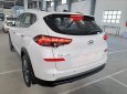 Hyundai Tucson     2020 - Cần bán xe Hyundai Tucson sản xuất 2020, màu trắng 