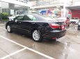 Toyota Camry 2019 - Cần bán gấp Toyota Camry 2.0E đời 2019, màu đen số tự động, giá 950tr