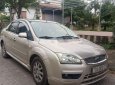 Ford Focus 2005 - Cần bán gấp Ford Focus 2005, màu vàng