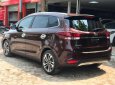 Kia Rondo   2.0   2017 - Cần bán xe Kia Rondo 2.0 đời 2017, màu đỏ xe gia đình