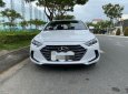 Hyundai Elantra 2017 - Bán Hyundai Elantra năm 2017, màu trắng  