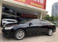 Toyota Camry 2017 - Cần bán lại xe Toyota Camry đời 2017, màu đen, 820 triệu