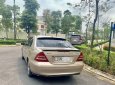 Mercedes-Benz C class 2002 - Cần bán Mercedes C200 đời 2002, màu ghi vàng xe gia đình