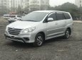 Toyota Innova E 2015 - Cần bán lại xe Toyota Innova E sản xuất năm 2015, màu bạc