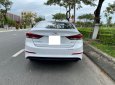 Hyundai Elantra 2017 - Bán Hyundai Elantra năm 2017, màu trắng  