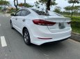 Hyundai Elantra 2017 - Bán Hyundai Elantra năm 2017, màu trắng  