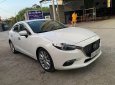 Mazda 3    2019 - Cần bán lại xe Mazda 3 đời 2019, màu trắng, 679tr