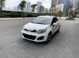 Kia Rio 2013 - Cần bán gấp Kia Rio sản xuất năm 2013, màu trắng, xe nhập như mới, 385 triệu