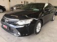 Toyota Camry 2016 - Bán Toyota Camry 2.0E AT sản xuất 2016, màu đen, 820tr