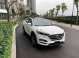 Hyundai Tucson 2016 - Cần bán lại xe Hyundai Tucson 2.0 sản xuất 2016, màu trắng, nhập khẩu chính chủ, 799tr