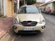 Kia Carens 2010 - Bán xe Kia Carens AT đời 2010, màu vàng chính chủ, 300tr