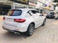 Mercedes-Benz GLC-Class  300 2017 - Bán ưu đãi với chiếc Mercedes Benz GLC 300, sản xuất 2017, màu bạc, giao nhanh