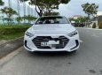 Hyundai Elantra 2017 - Cần bán Hyundai Elantra MT sản xuất 2017, màu trắng số sàn