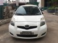 Toyota Yaris 2009 - Bán xe gia đình giá rẻ với chiếc Toyota Yaris sản xuất 2009, màu trắng, nhập khẩu