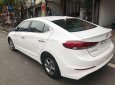 Hyundai Elantra 2017 - Cần bán lại xe Hyundai Elantra 1.6MT đời 2017, màu trắng chính chủ