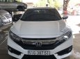 Honda Civic 2017 - Gia đình cần bán Honda Civic sản xuất năm 2017, màu trắng