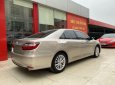 Toyota Camry   2017 - Cần bán lại xe Toyota Camry đời 2017, số tự động, giá chỉ 825 triệu