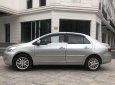 Toyota Vios 2010 - Cần bán Toyota Vios năm sản xuất 2010, màu bạc, giá tốt