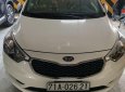 Kia K3 2016 - Cần bán lại xe Kia K3 sản xuất 2016, màu trắng xe gia đình, 495tr