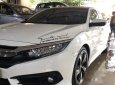 Honda Civic 2017 - Gia đình cần bán Honda Civic sản xuất năm 2017, màu trắng