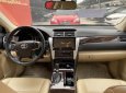 Toyota Camry   2017 - Cần bán lại xe Toyota Camry đời 2017, số tự động, giá chỉ 825 triệu