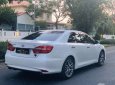 Toyota Camry 2018 - Bán nhanh với giá thấp chiếc Toyota Camry 2.5Q, sản xuất 2018, màu trắng, giao xe nhanh