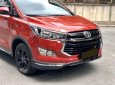 Toyota Innova 2017 - Cần bán gấp Toyota Innova AT sản xuất 2017, màu đỏ số tự động, 755tr