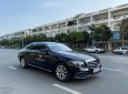 Mercedes-Benz E class 2017 - Cần bán gấp Mercedes-Benz E200, năm sản xuất 2017, màu đen, giao nhanh