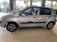 Hyundai Getz   2010 - Bán Hyundai Getz năm 2010, màu bạc, số sàn