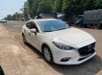 Mazda 3 2017 - Cần bán gấp Mazda 3 sản xuất năm 2017, màu trắng, giá tốt, xe còn mới nguyên