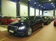 Mercedes-Benz E class 2017 - Bán gấp xe sang Mercedes E200 sản xuất 2017, màu đen