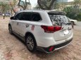 Mitsubishi Outlander 2.0 Premium 2019 - Cần bán lại xe Mitsubishi Outlander 2.0 Premium năm sản xuất 2019, màu trắng giá cạnh tranh