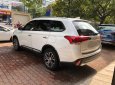 Mitsubishi Outlander 2018 - Bán xe Mitsubishi Outlander đời 2018, màu trắng số tự động