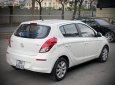 Hyundai i20 1.4 AT 2013 - Bán Hyundai i20 1.4 AT sản xuất năm 2013, màu trắng, xe nhập