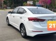 Hyundai Elantra   2017 - Cần bán gấp Hyundai Elantra năm 2017, số sàn