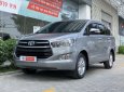 Toyota Innova  2.0E   2017 - Bán Toyota Innova 2.0E năm 2017 số sàn